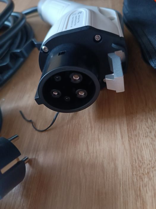 Зарядний пристрій tesla тесла nacs type1  16А 32А  7квт 3.5кВт feyree