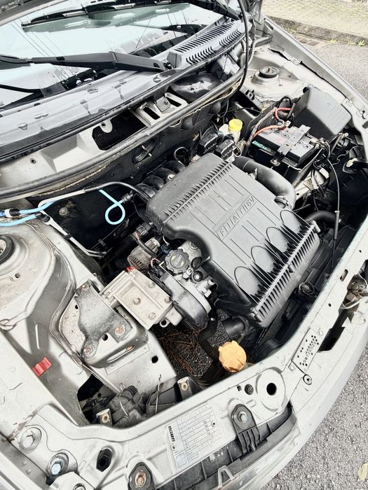 Fiat Punto Gasolina Económico - 1.2 16V ELX