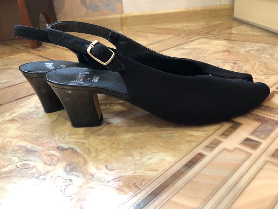 Босоніжки жіночі,стан нових