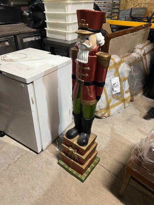 Duży Dziadek do Orzechów 120 cm – figura świąteczna z gipsu
