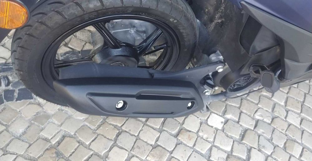 Scooter Suzuki Adress 110 cm3 sómente 9300 km´s