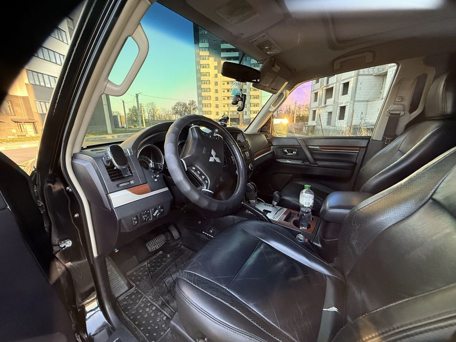 Mitsubishi Pajero Wagon 4