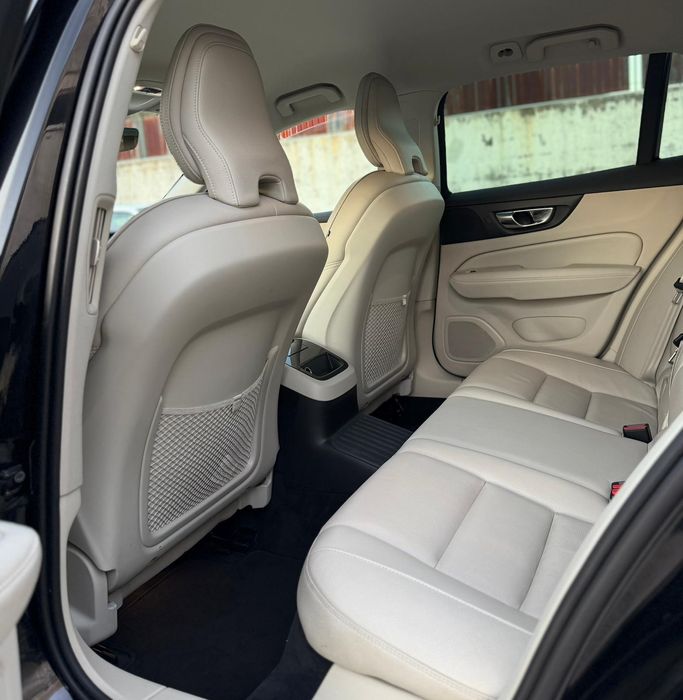 Volvo V60 2.0 T8 AWD TE Inscription  390cv-2020(iva dedutível)