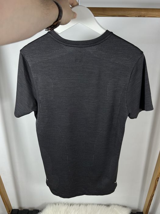 Nike Running Dri Fit Gray шикарна футболка для спорту чи бігу Розмір S
