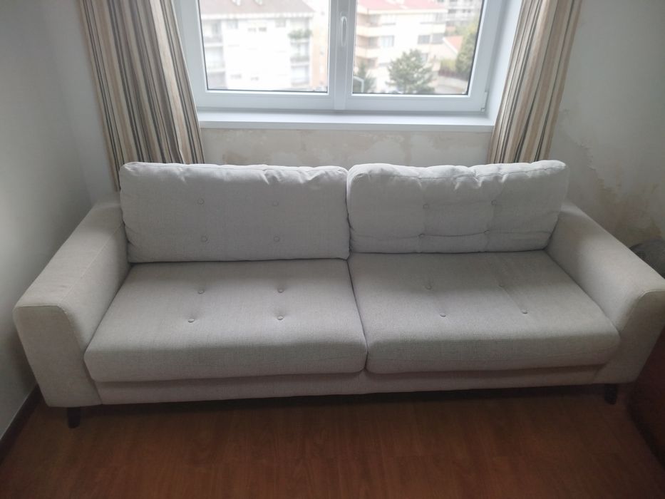 Sofá 3 lugares bege