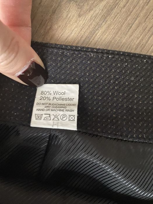 Вовняна пряма спідниця