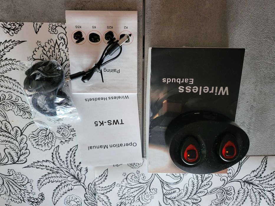 Słuchawki bezprzewodowe Wireless Earbuds - czarne