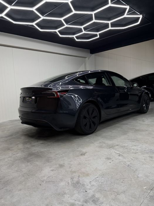 Tesla Model 3 Standard Range plus LFP