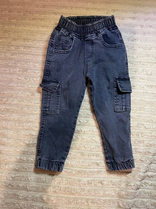 Джинси дитячі в гарному стані