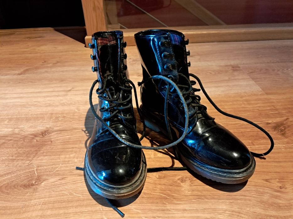 Buty damskie typu Martens