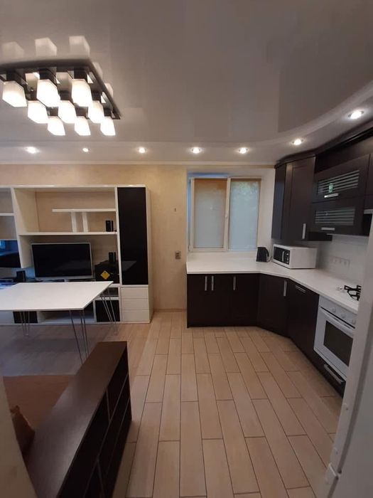 Продам 3к квартиру на Сергія Слісаренка