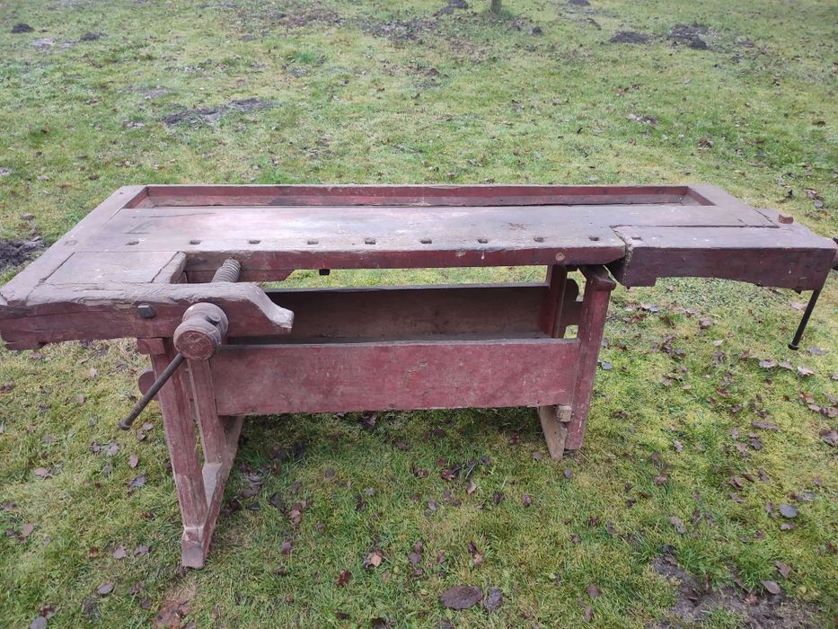 Drewniany warsztat stolarski