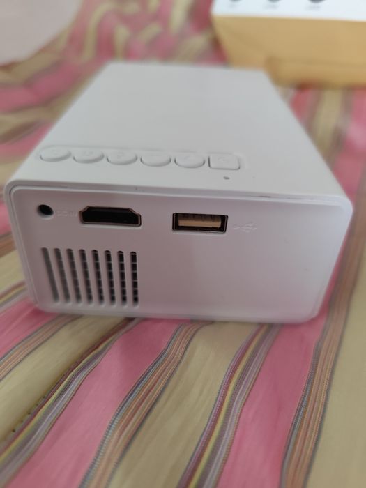 Portable LED Mini Projector454264237536716804