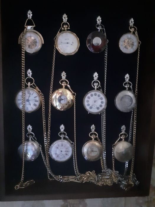 Bonita coleção de 12 relógios de bolso