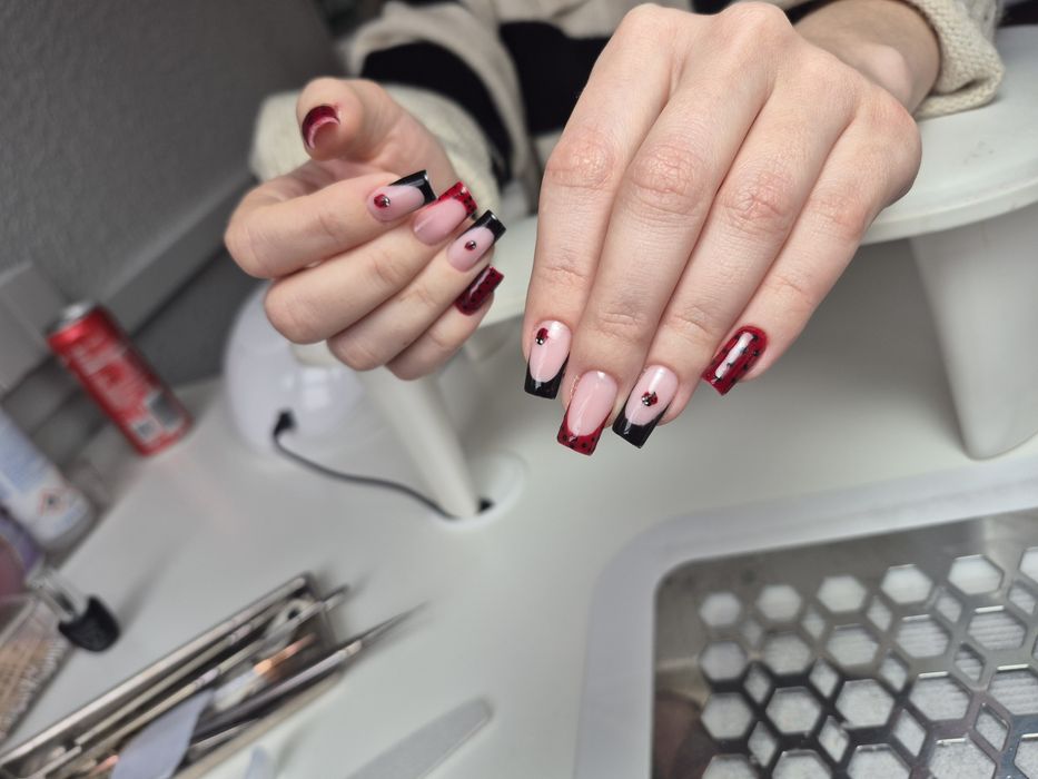 Stylizacja paznokci Wola Duchacka