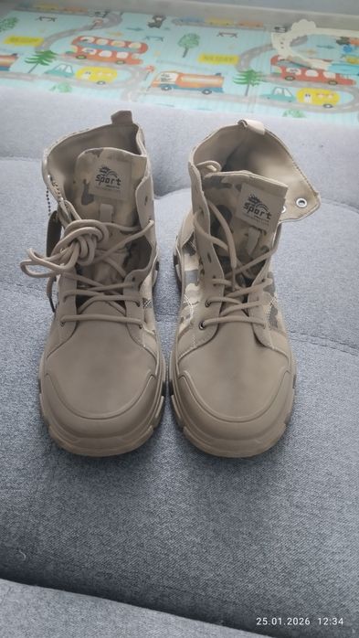 Берці 42-43 нові