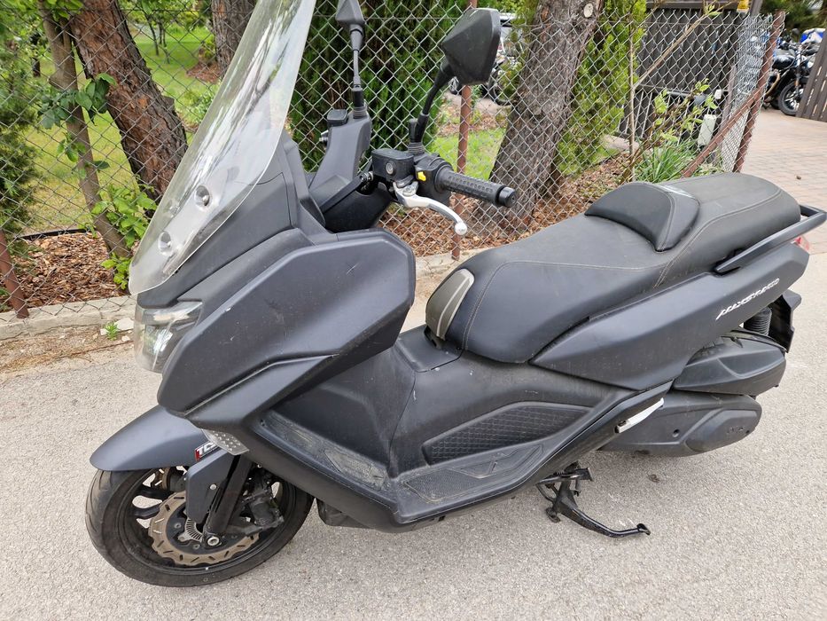 Skuter Sym Maxsym 400 okazja niski przebieg Honda Forza NSS 350