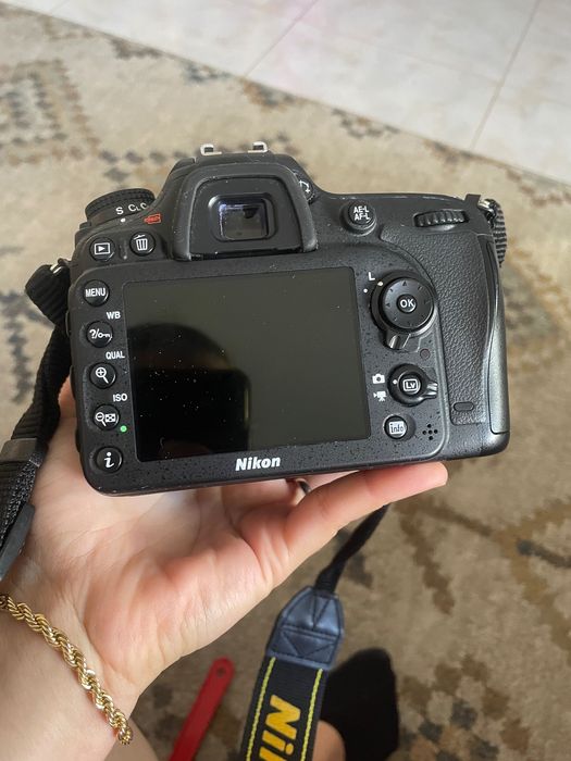 Nikon D7100 + lente 18-50mm