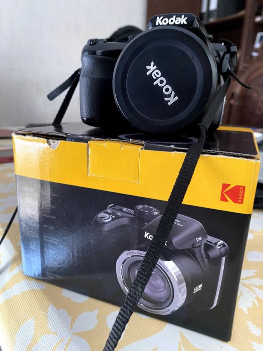 Máquina Fotográfica Compacta Kodak PIXPRO AZ422 - Preto