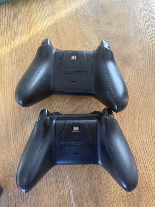 Zestaw Xbox One 1TB | Kinect | 2 Pady + Akumulatory | Gry!