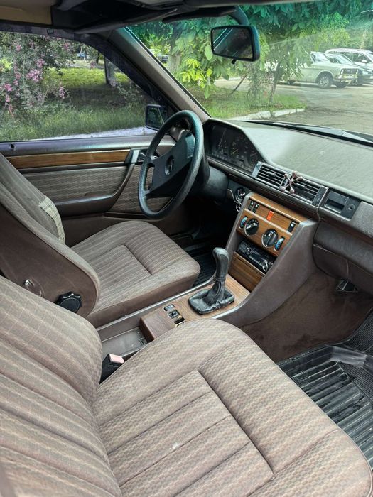 Мерседес 124 1990