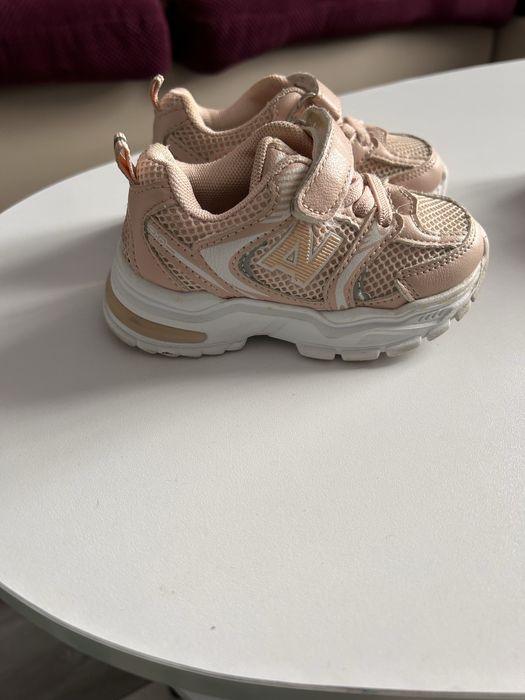 Дитяче взуття для дівчинки