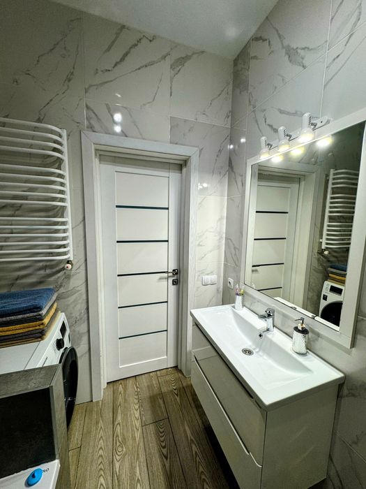 Подобово оренда Квартира у центрі, ЖК Театральний2+1,2+2