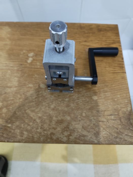 Máquina manual de descascar fio elétrico