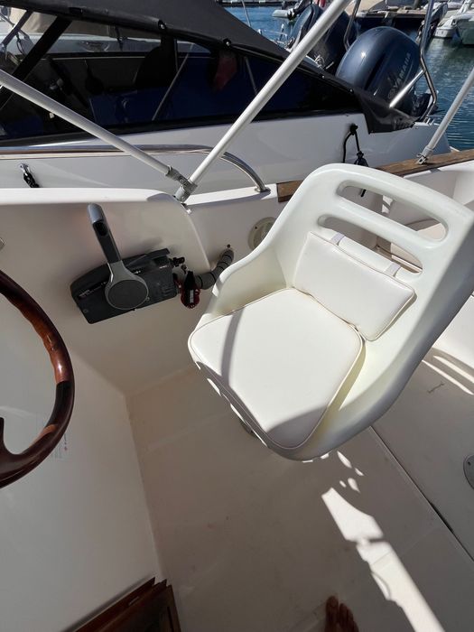 Jeunneau Cap Camarat 625Wa com lugar Marina de Olhão