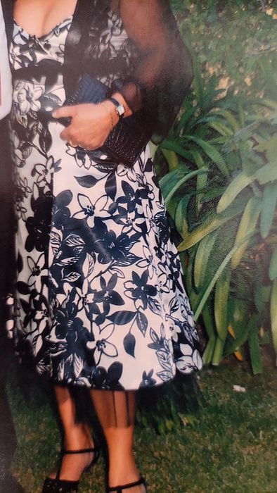 Roupa de mulher em cetim