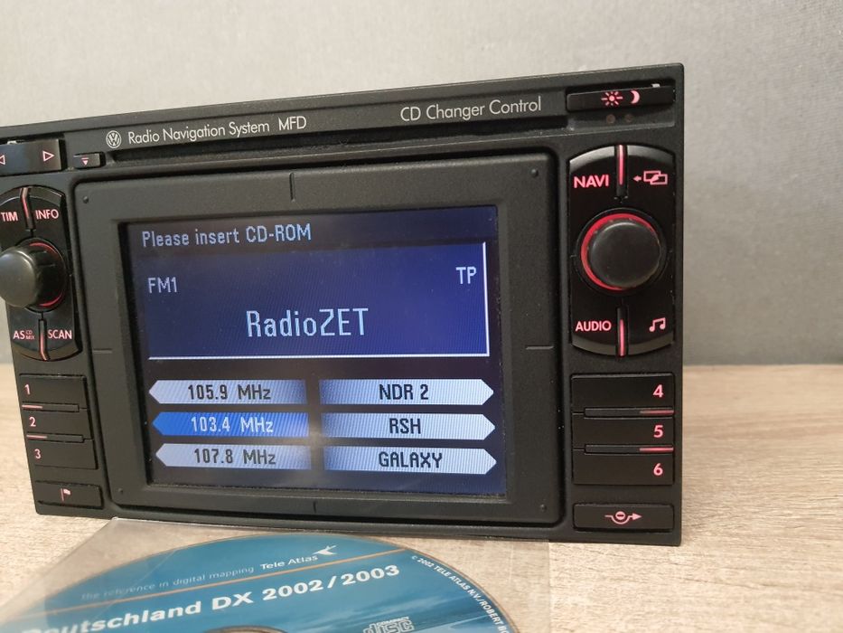 Radio samochodowe VW MFD + kod AUX Nawigacja + płyta / Volkswagen Golf, Passat, Corrado itd Zadbane