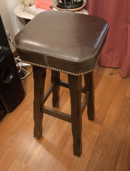 Banco alto de bar excelente