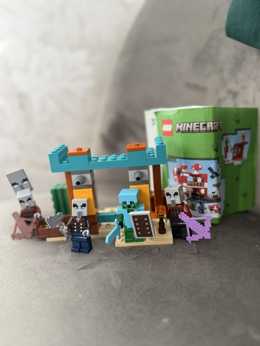Конструктор LEGO Minecraft Пустельний патруль розбійника
