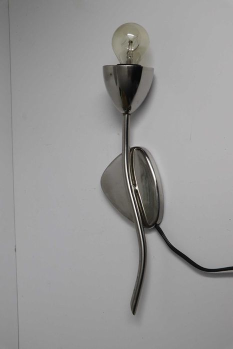 Elegancki chromowany pojedynczy kinkiet ścienny