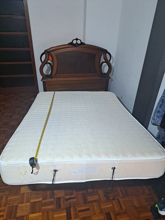 Cama casal madeira com colchão