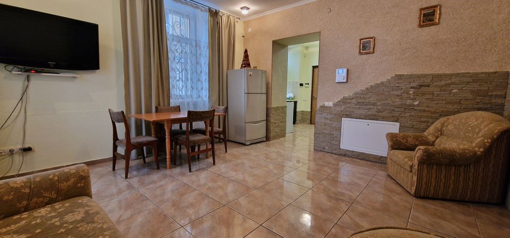 Подобово.Центр  до 5 осіб,