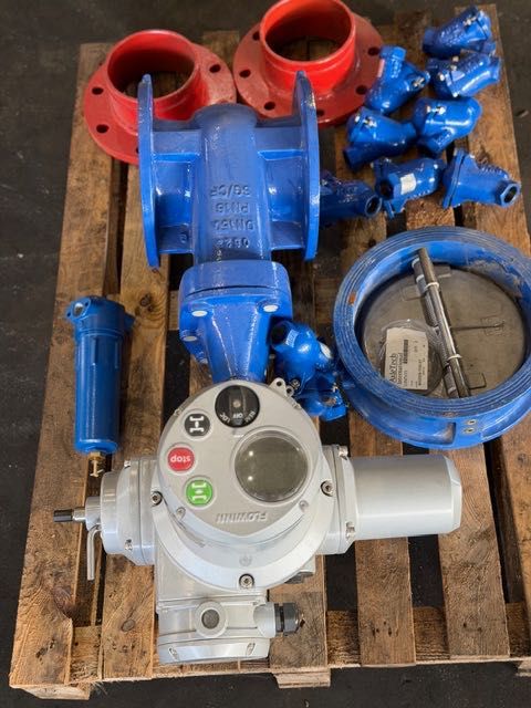 zasuwa DN 150  ze sternikiem elektronicznym przepływu