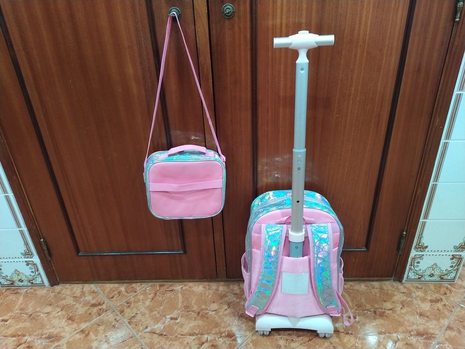 Mochila escolar mala para criança menina casa quarto apartamento vivenda gabinete escritório carro cozinha.