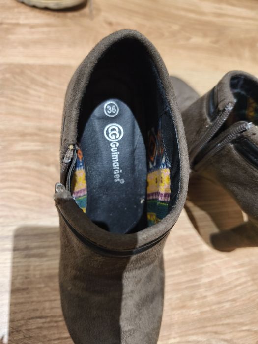 Botins com pouco uso