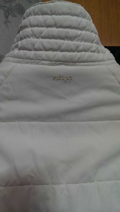 Женская лёгкая Куртка  ветровка Xdye размер L в отличном состоянии