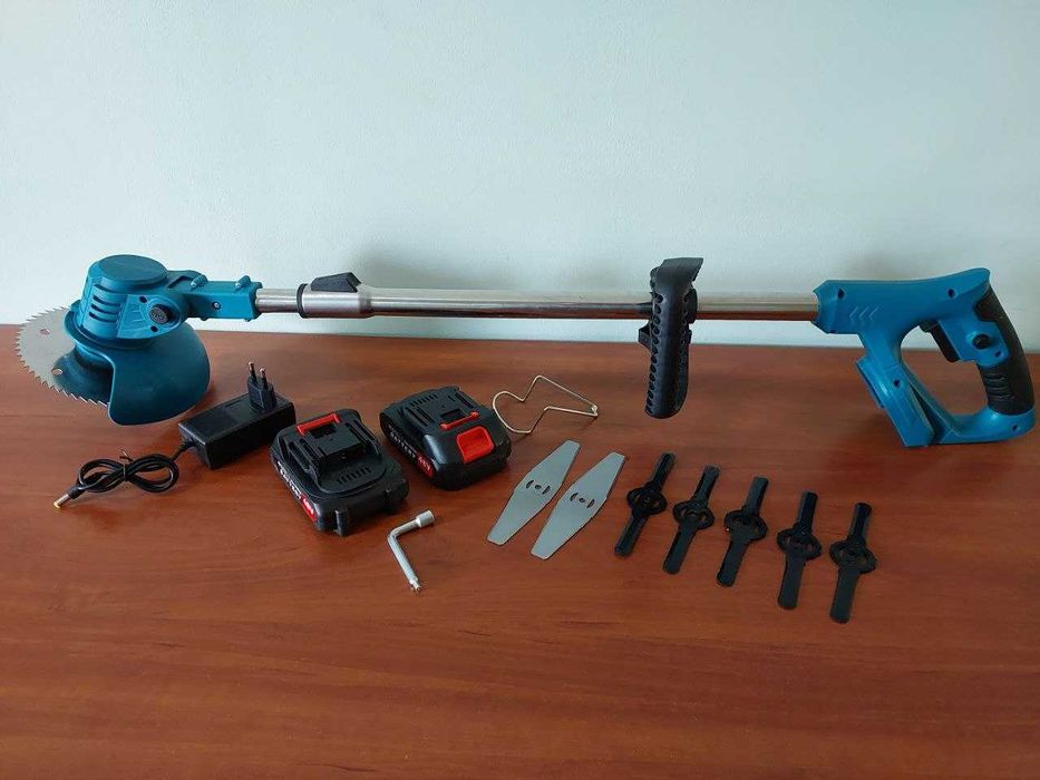 Газонокосилка с колесами Makita UR100KWAE (48V, 5AH) АКБ триммер для травы. Газонокосарка Макіта(Макита)