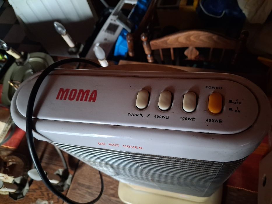 Grzejnik elektryczny halogen.