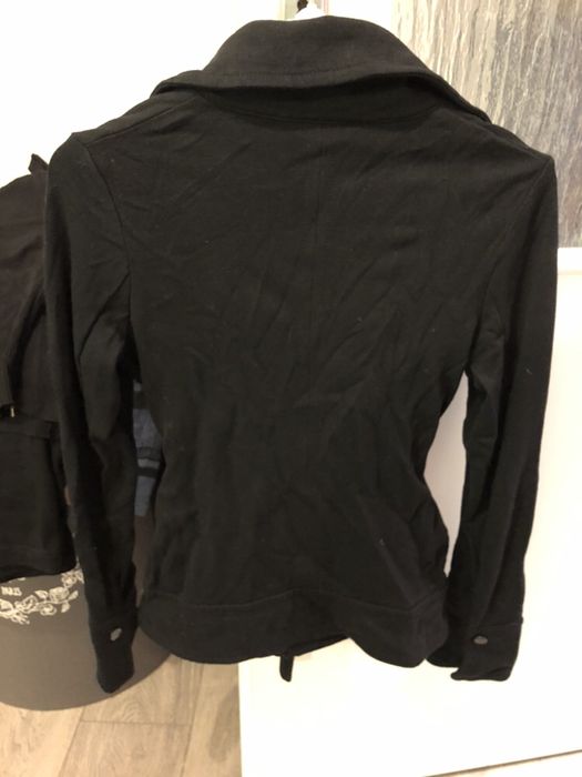 Sweterek żakiet stefanel czarny pasek modny roz M