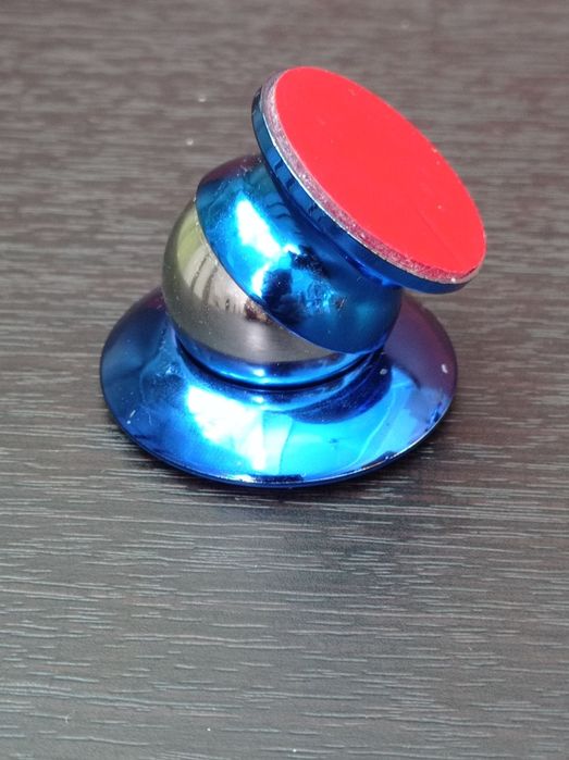 Магнітний тримач на шарнірі для телефону в авто