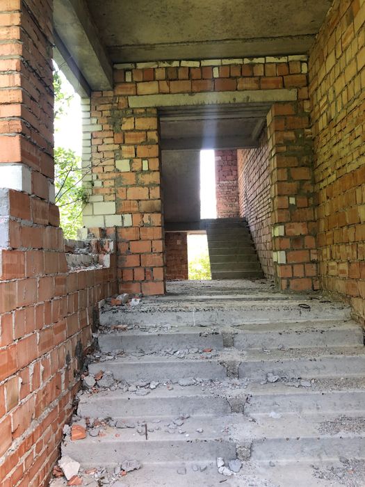 приватний будинок / незакінчене будівництво