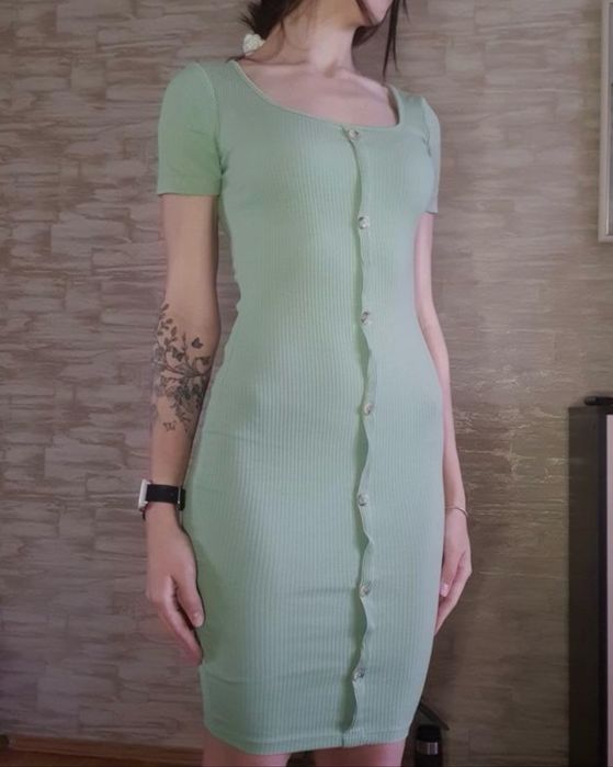 Плаття, сукня в рубчік довжини міді по фігурі від amisu