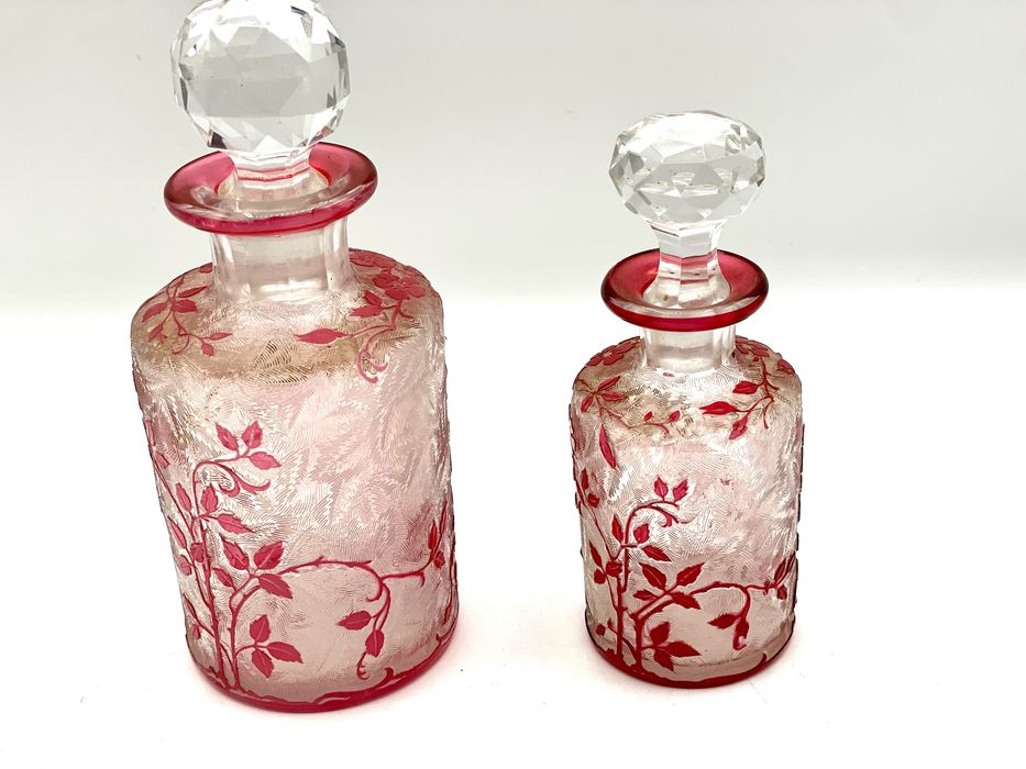 Frascos de perfume antigo cristal bacará padrão eglantier art nouveau antigos ( Ref 02 )