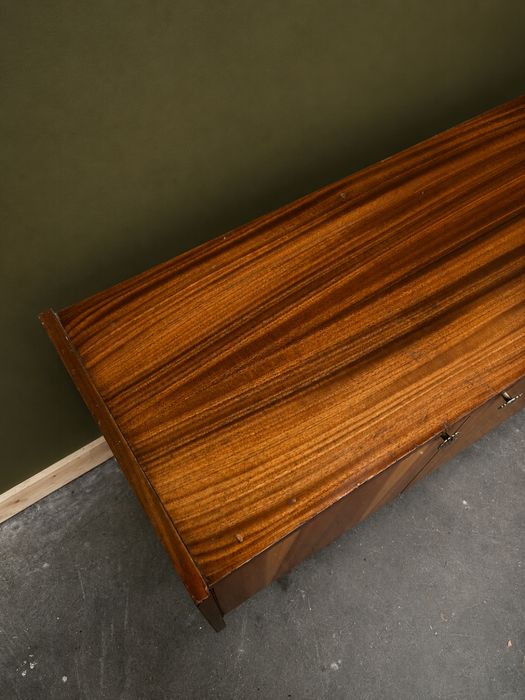 Aparador Mid Century Modern