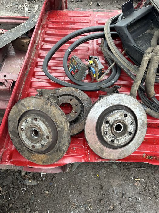 Ступица цапфа поворотный кулак ситроен берлинго пежо партнер СТО