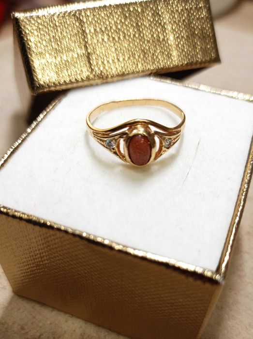 Złoty pierścionek p.585/1,75g  piasek pustyni